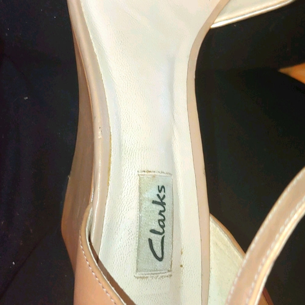 SALE! CLARKS 8.5 M COMFORT LEATHER WEDGE HEELS SANDALS - Picture 7 of 10